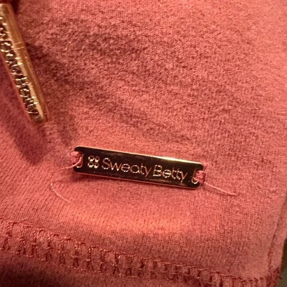 Sweaty Betty Escape Luxe cropped hoodie - Picture 5 of 8